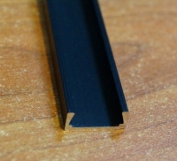 АР07Ч. Анодированный алюминиевый черный профиль с экраном 2 метра